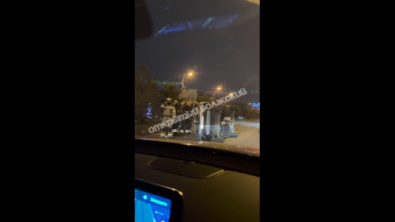 ⚡️В Краснооктябрьском районе Волгограда массовое ДТП с перевертышем и маршруткой