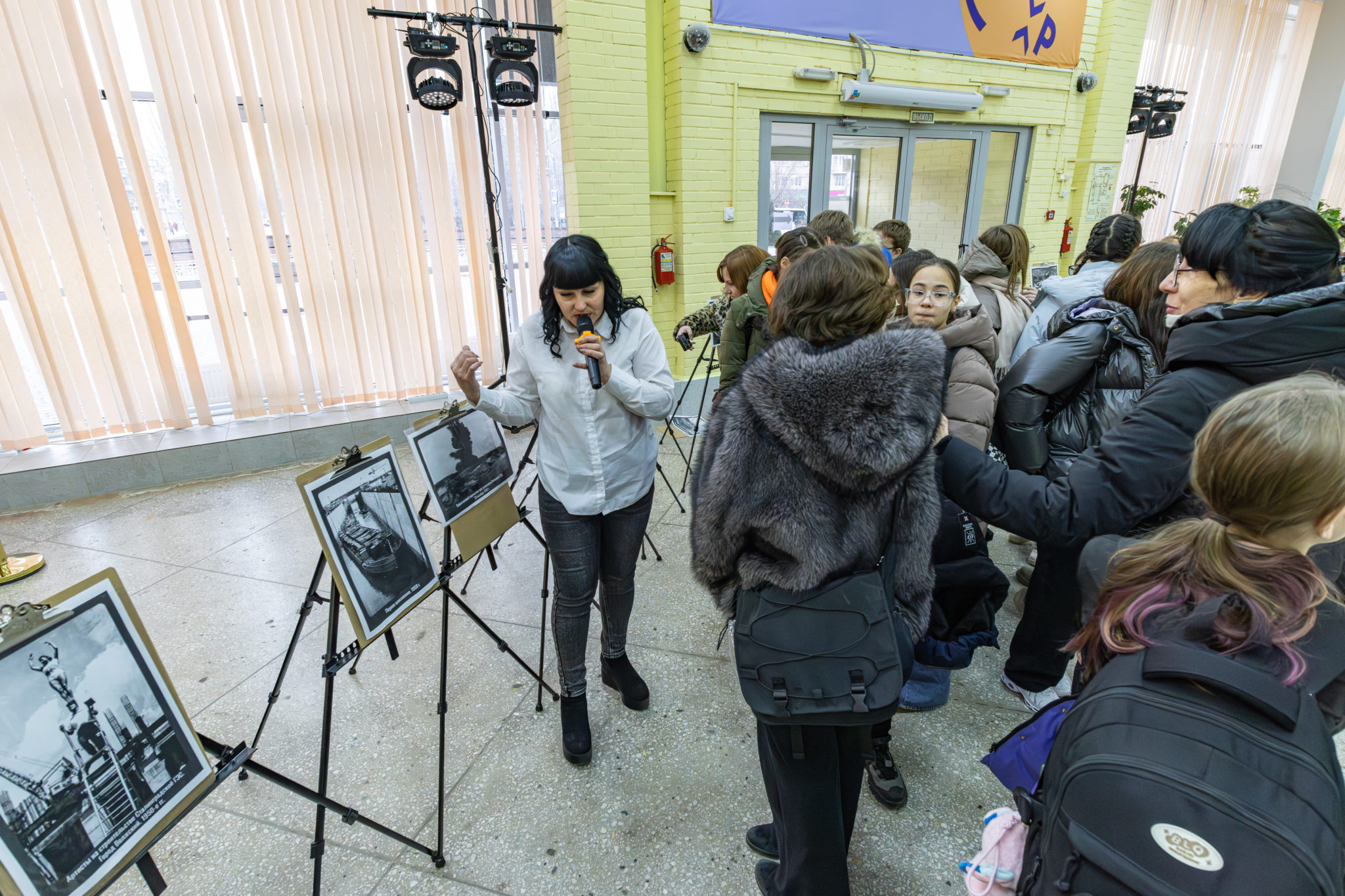 Более 350 волжан посетили выставку «Волжский — город в деталях»