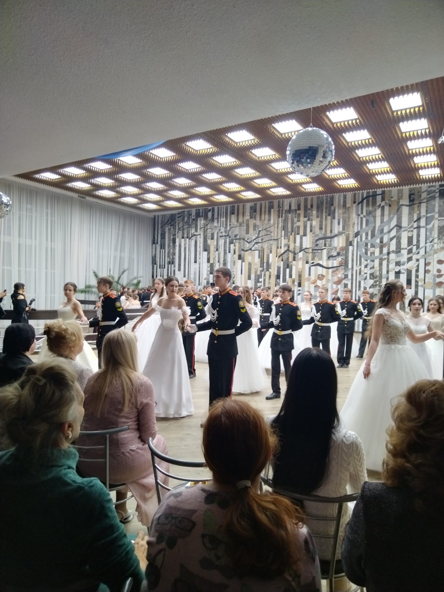 Кадеты Волжского вновь сверкнули на паркете «Октября»