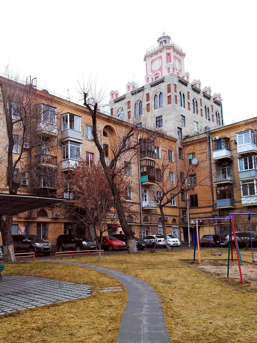 ⭐️ Наверняка многие из вас видели знаменитую башню архитектора Масляева на крыше дома № 25 по улице Ленина! ⭐️