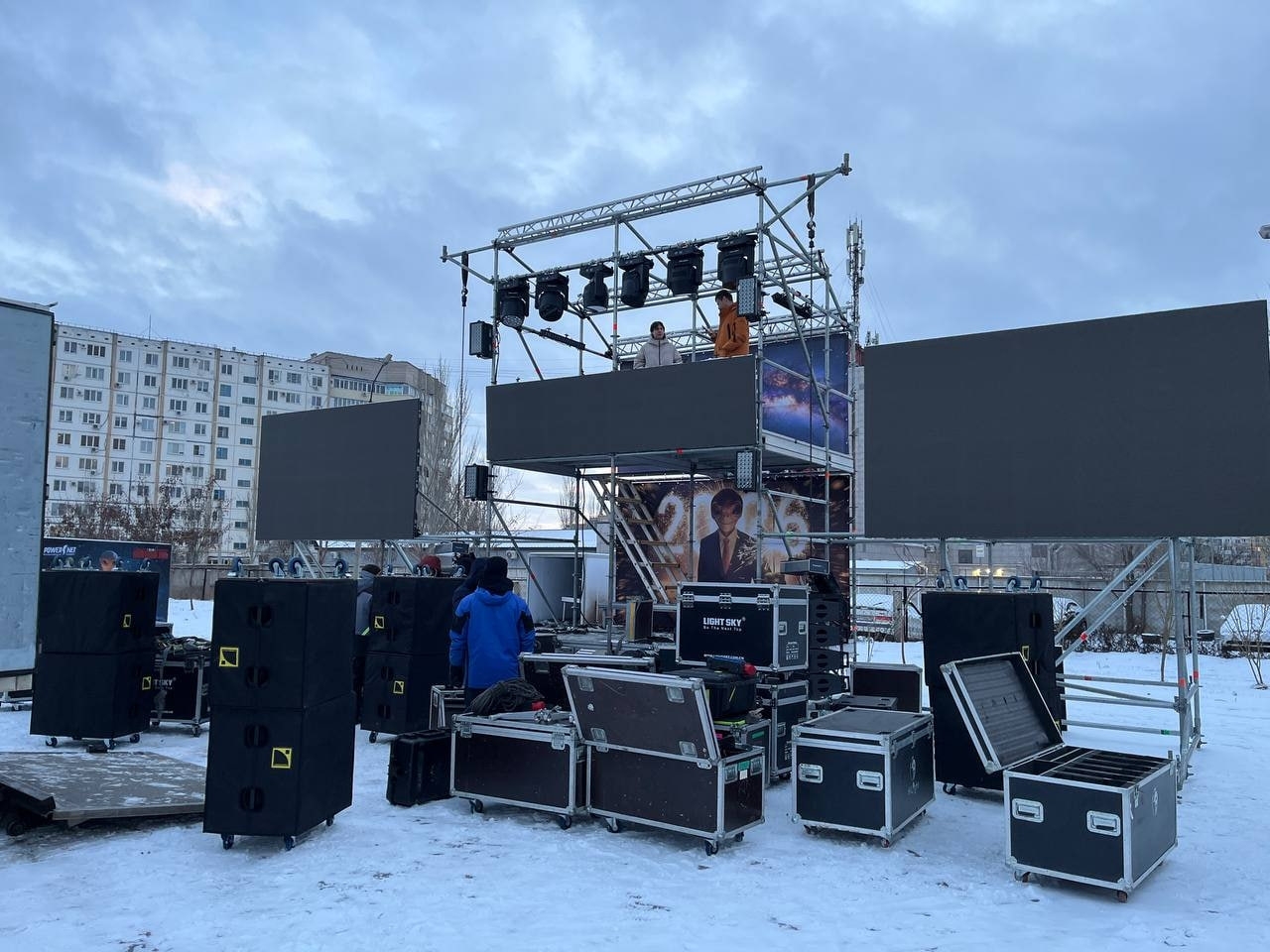 Поздравление Президента на больших экранах в КосмоПарк в Новогоднюю ночь c POWERNET будет!