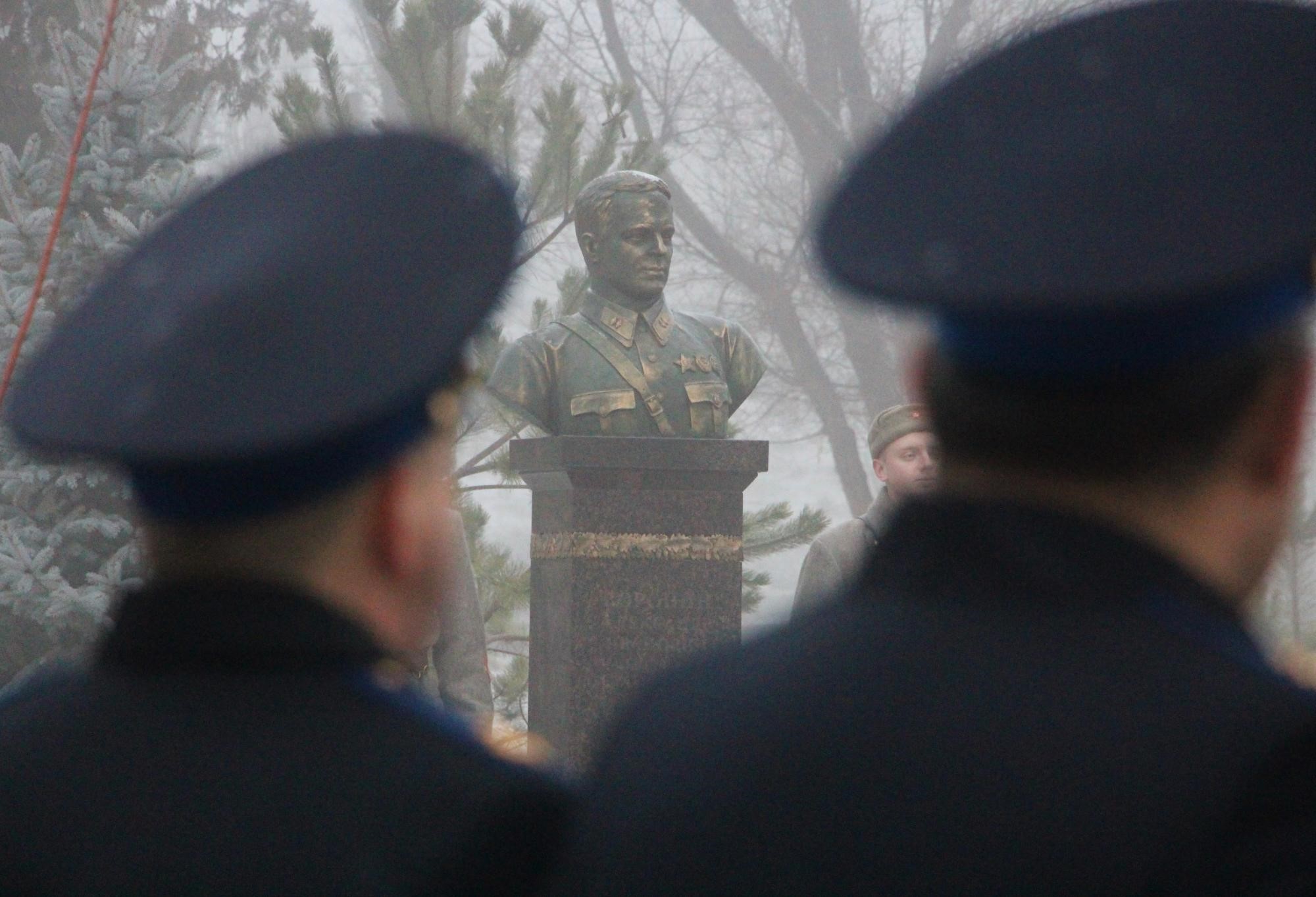 В Волгограде почтили память легендарного чекиста Воронина