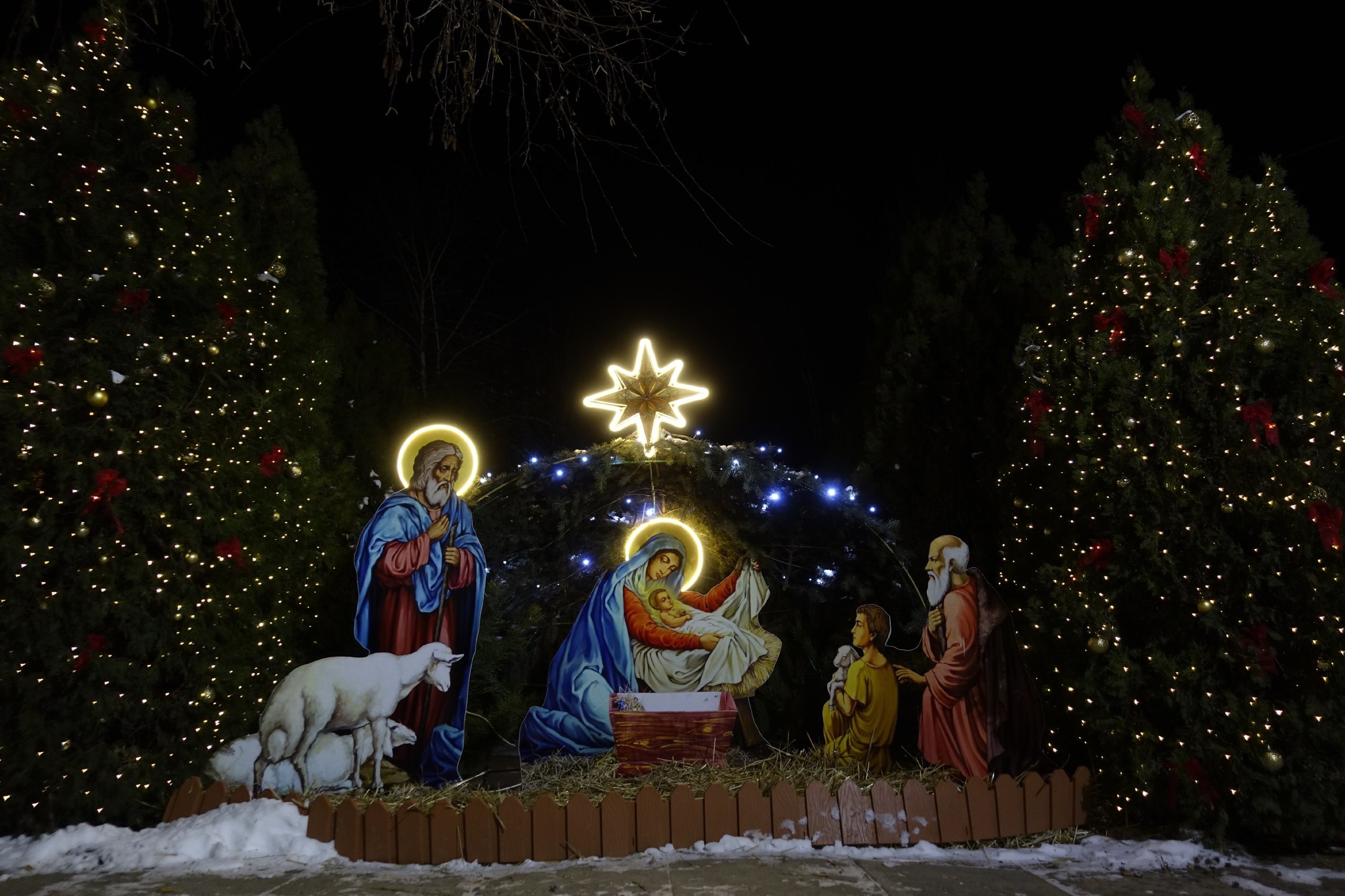 💫 Как волжане город украшали — на конкурс новогоднего оформления поступило более 200 заявок!