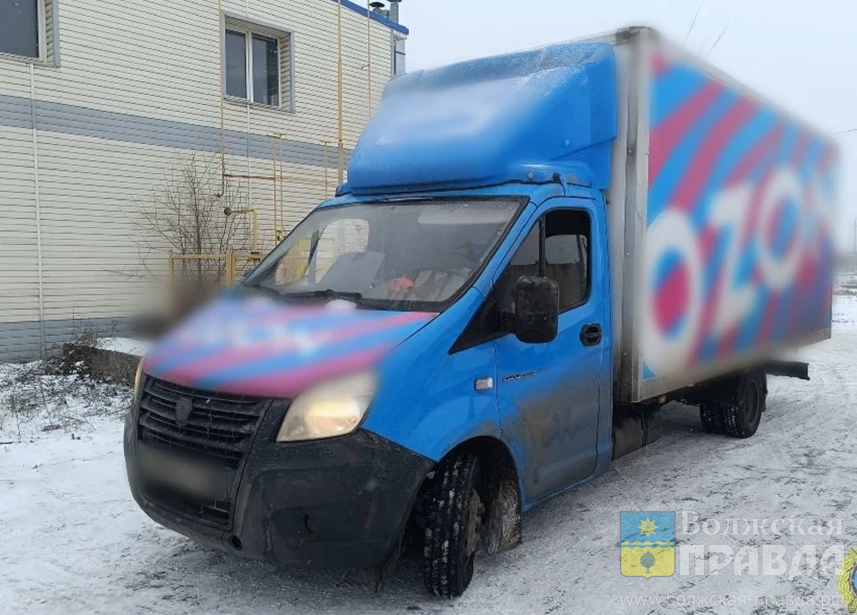 Распугивал пешеходов: в Волжском установили и наказали водителя маркетплейса Ozon