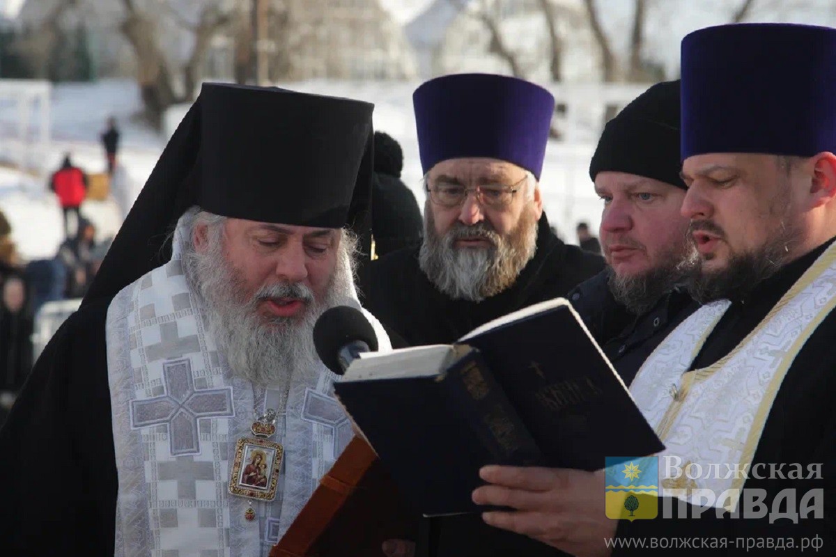 1 000 жителей Волжского приняли участие в праздновании Крещения