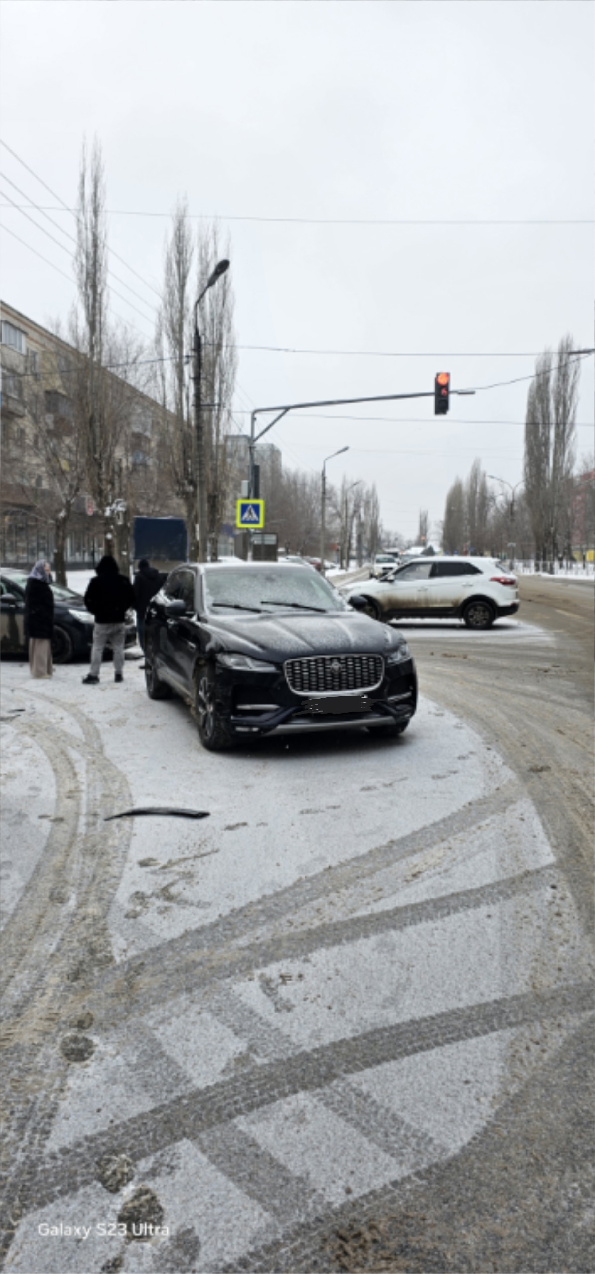 Ребята, привет! Ищем свидетелей дтп сегодня утром 7:55 22.01.2026 на перекрёстке со светофором на бульвара профсоюзов д. 16 Нужна запись с в…