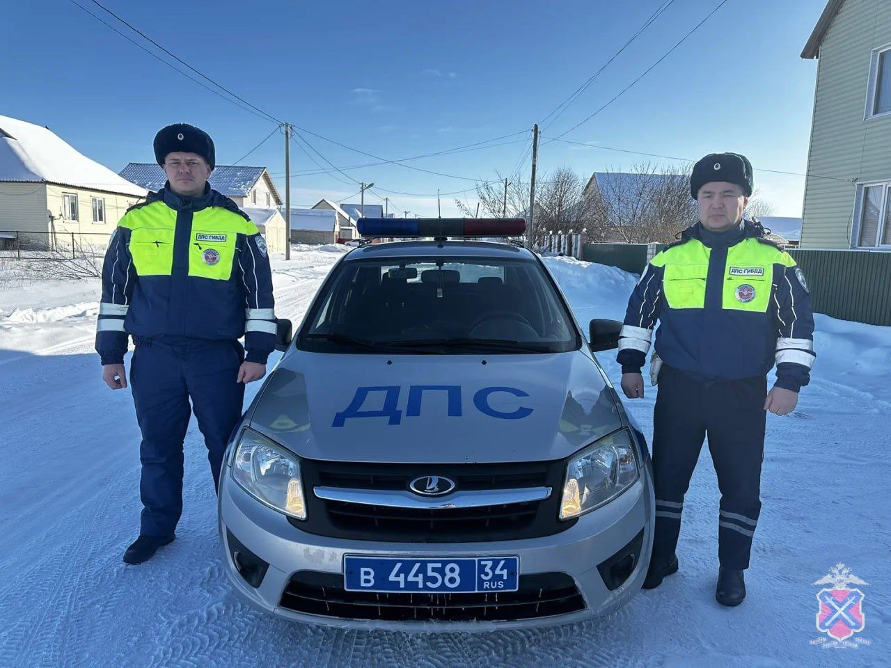 👍 Сотрудники Госавтоинспекции Старополтавского района спасли женщину во время снежной пурги