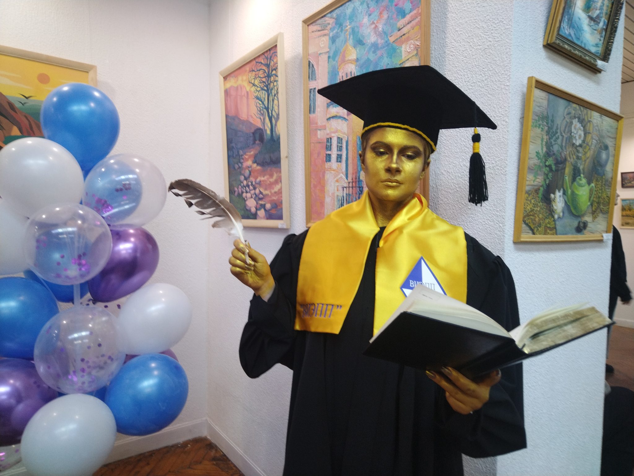 Представитель Президента РФ в ЮФО поздравил студентов Волжского с праздником