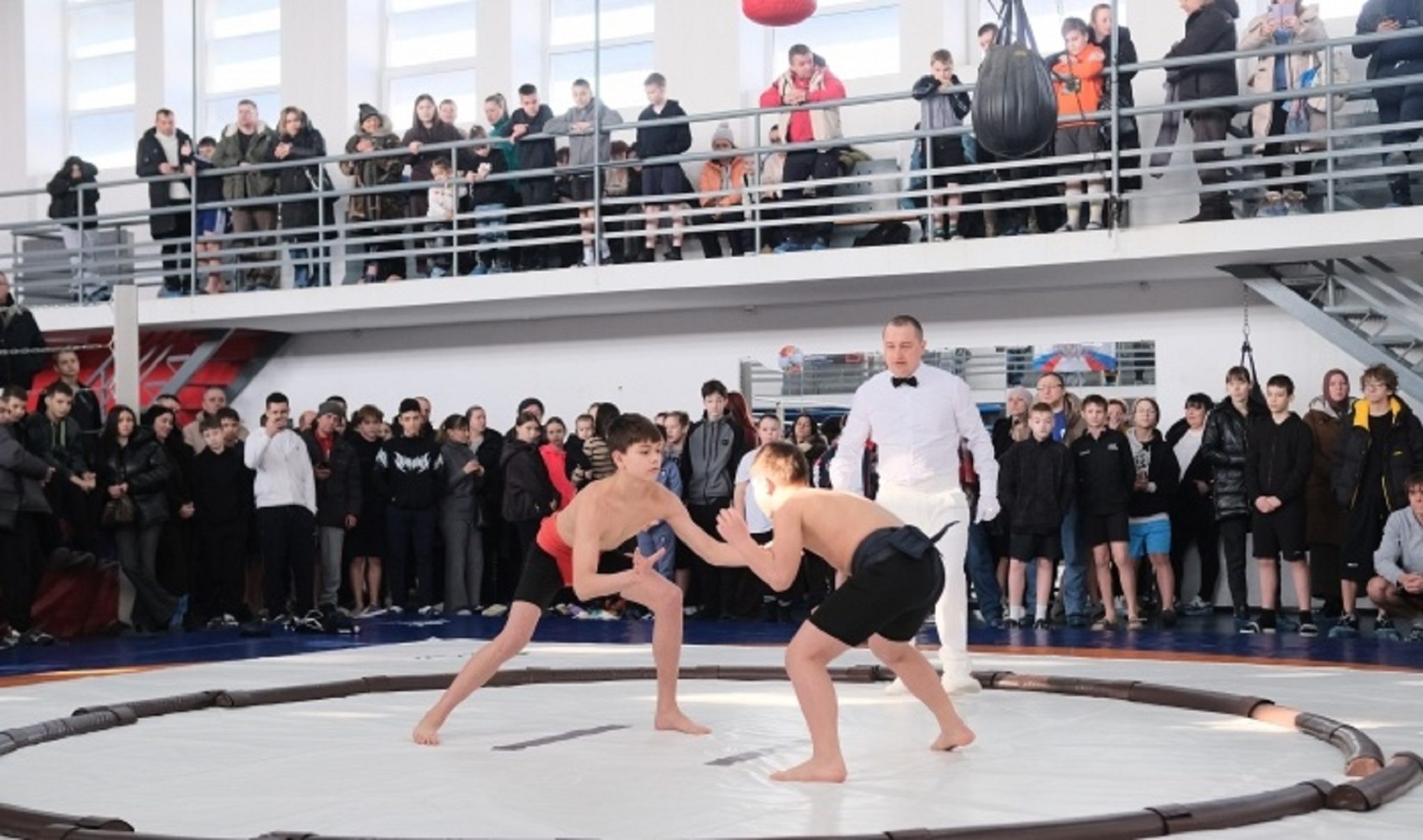 В первых соревнованиях по сумо Волгограде участвовали 150 спортсменов