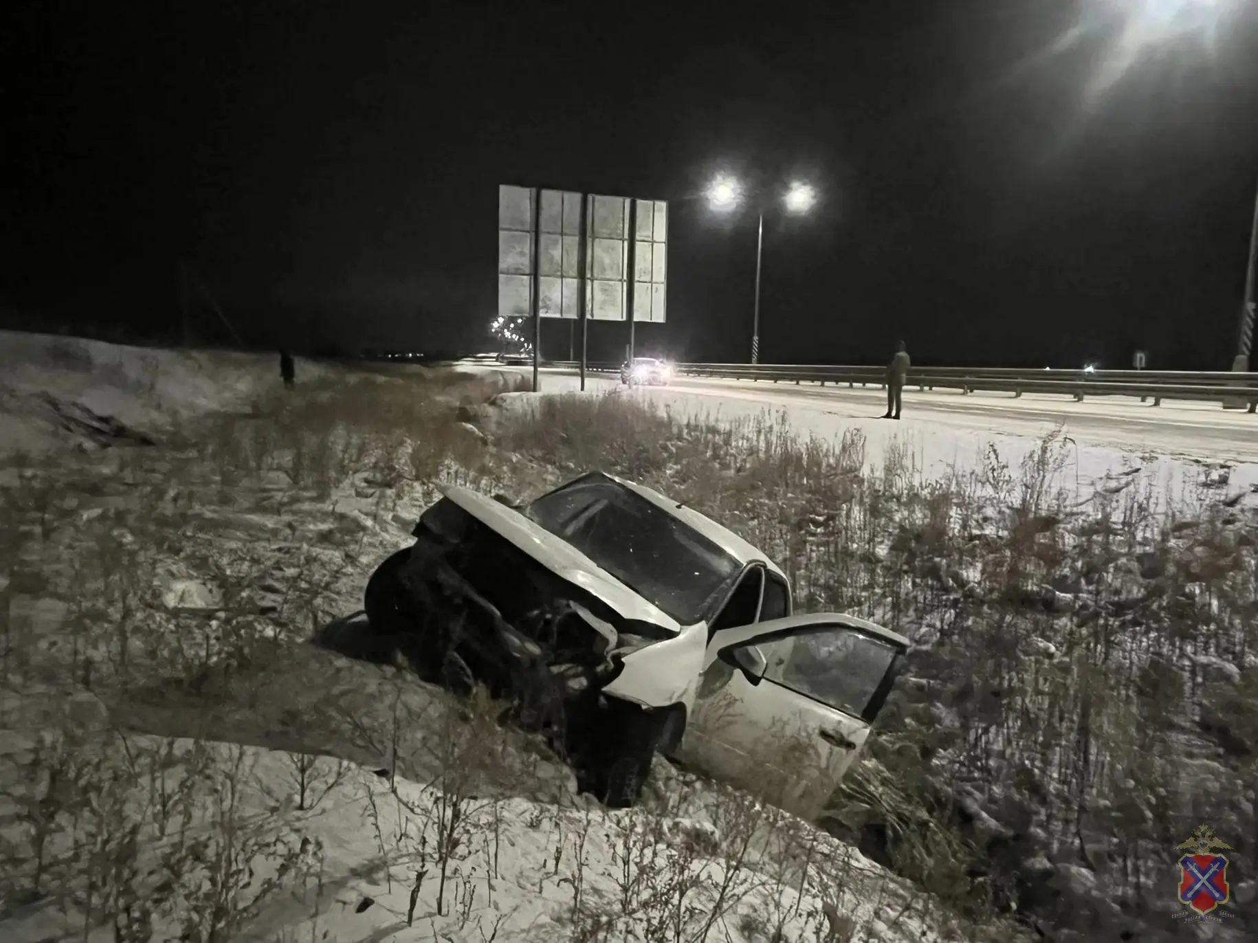 Вынырнул без решётки и бампера: на трассе под Волгоградом погиб водитель, пассажир — в больнице