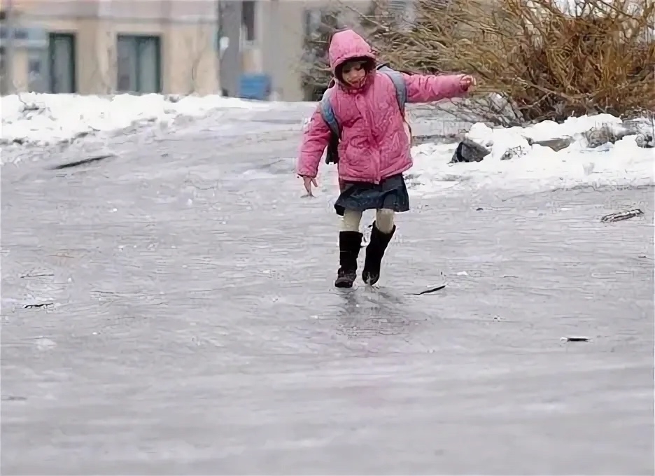 💻 Из-за сильного гололеда в школах Волжского завтра пройдут онлайн-занятия