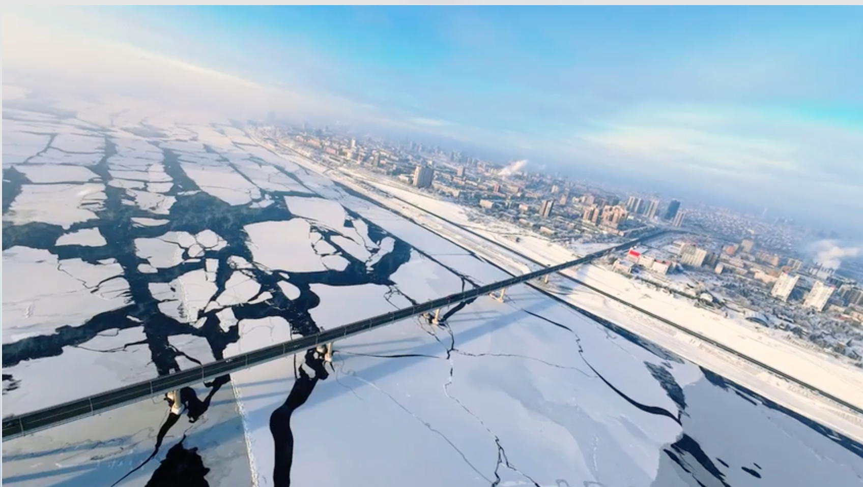 «Дух захватывает»: мастер высотной съемки из Волгограда [https://vk.com/wall-90221707_3337|Александр Блинков] показал с высоты птичьего поле…