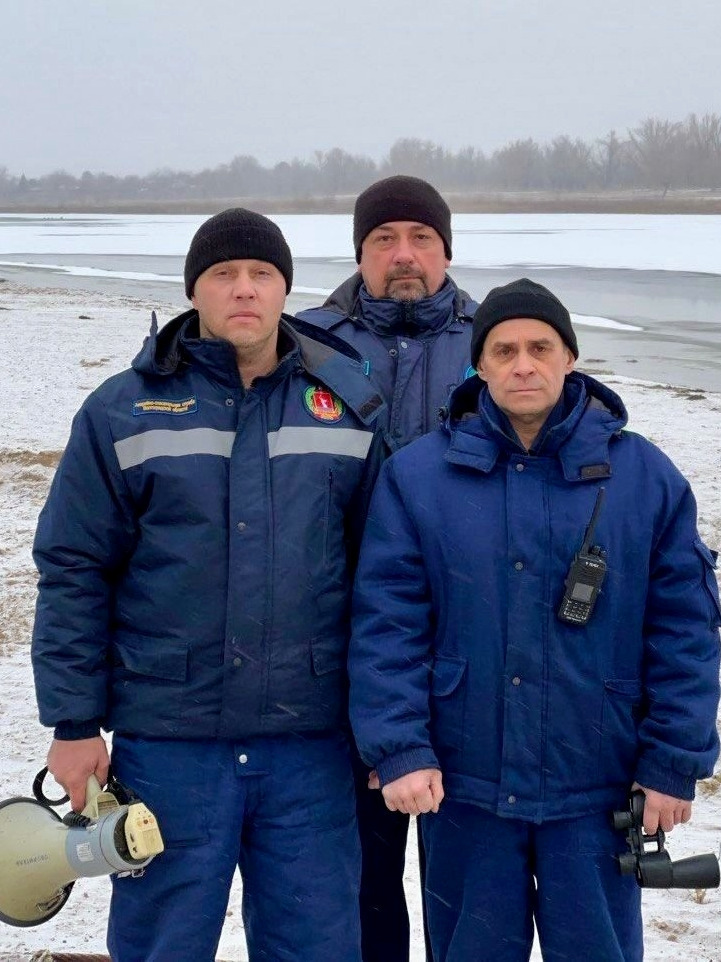 Владимир Путин подписал указ о награждении волгоградских спасателей за спасение 12-летнего мальчика, провалившегося под лёд на реке Ахтуба! …