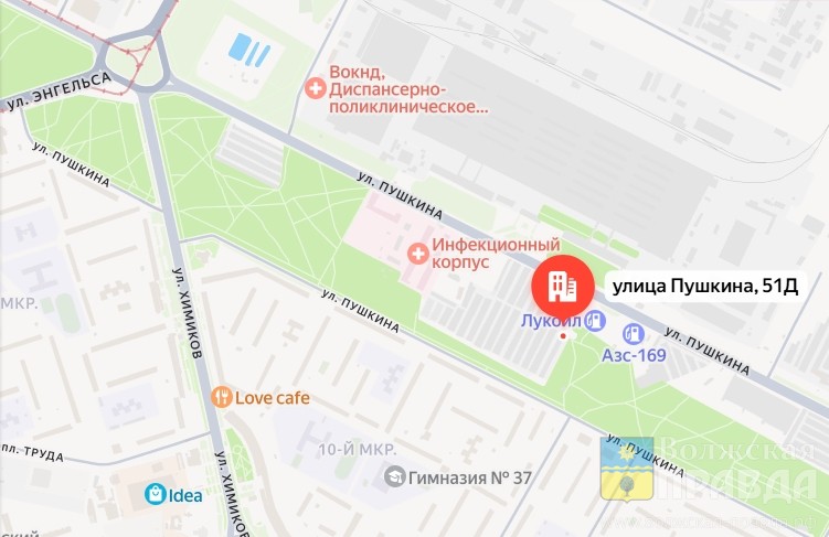 У лежбища бомжей опять погибший: в Волжском у гаражей насмерть сбит мужчина