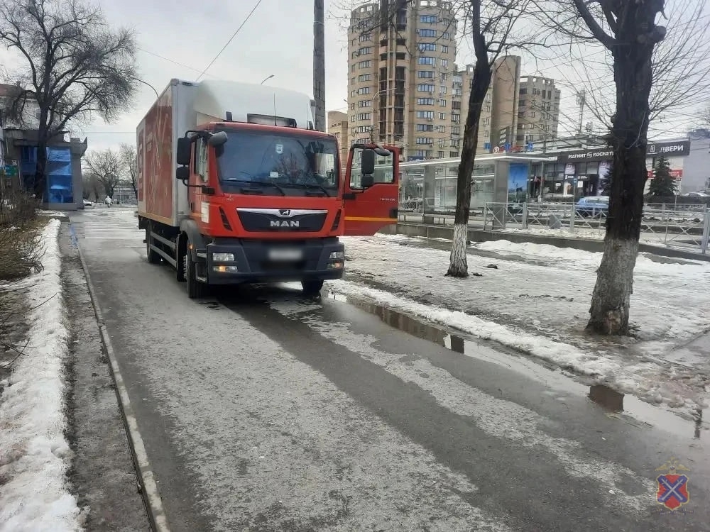 ❗️В Волгограде грузовик задавил человека на тротуаре