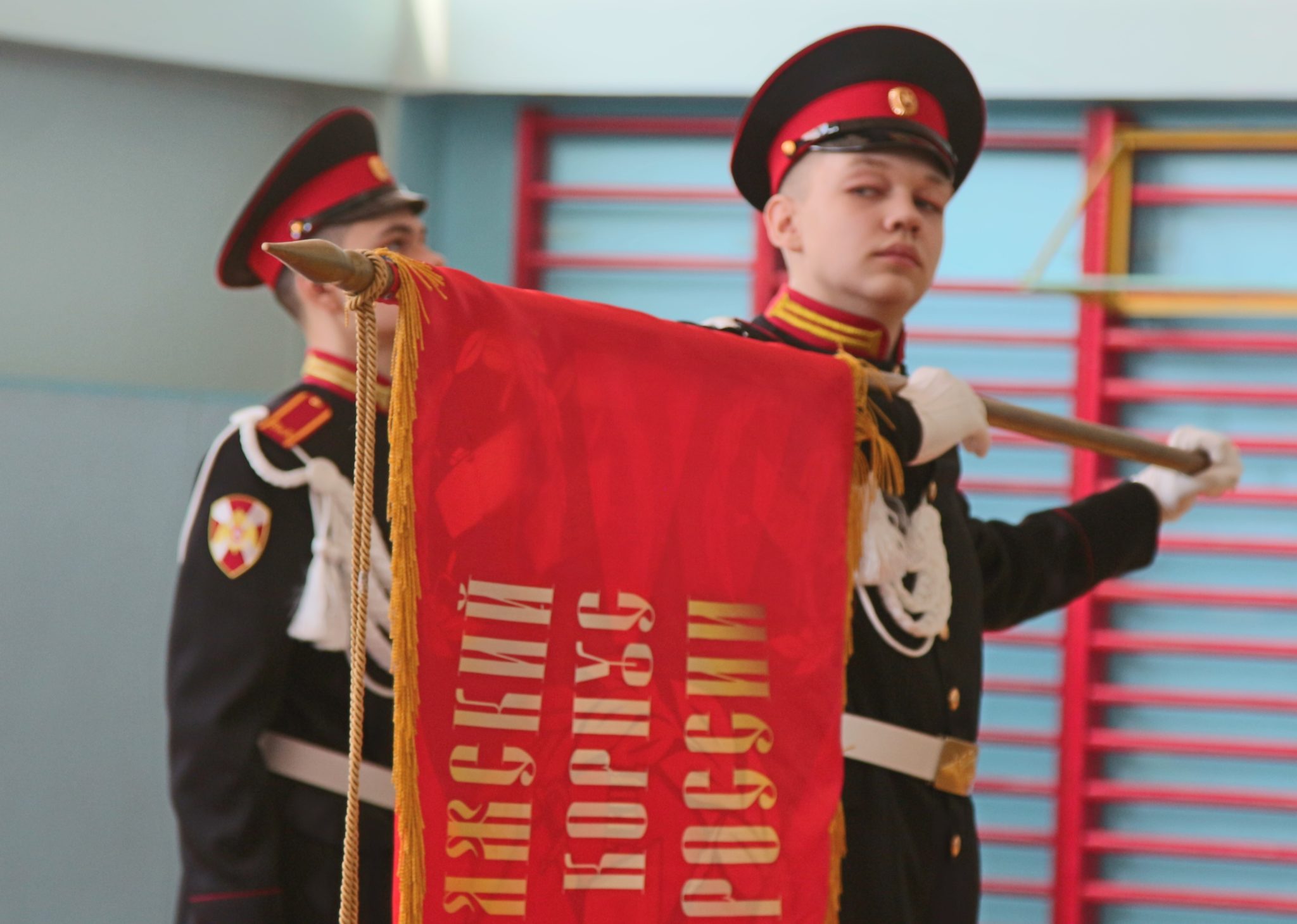 «Витязь», «Варяг» и «9-я рота»: в Волжском прошёл смотр-конкурс знамённых групп