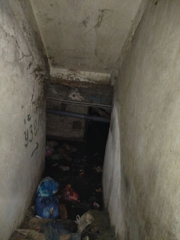 Молодёжная 42 общежитие затопленный подвал антисанитария все рушится