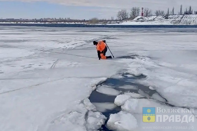 В Волжском вдоль побережья Волги водолазы ищут 30-летнего рыбака
