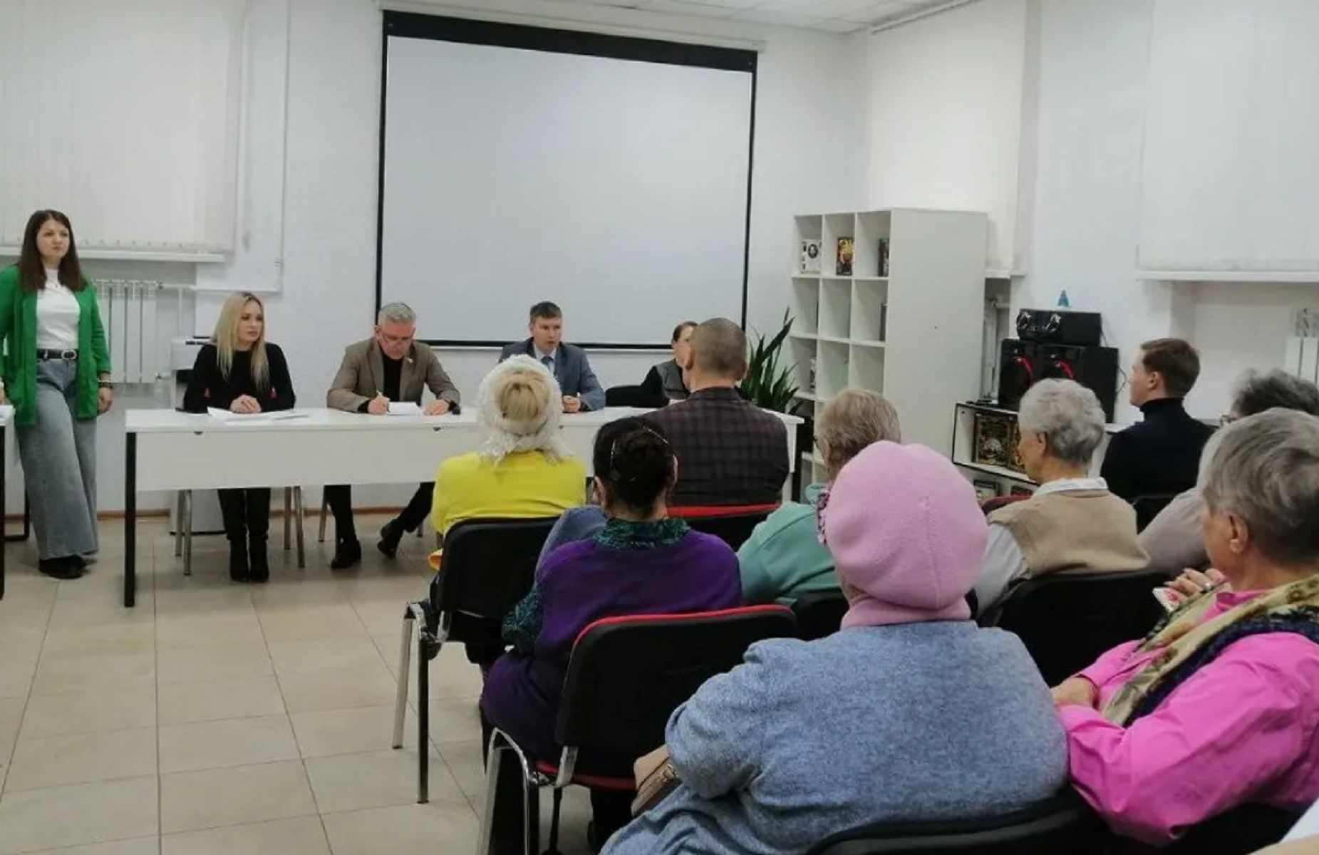 Волжане 2-го округа обсудили актуальные вопросы ЖКХ с представителями мэрии, Думы и РСО