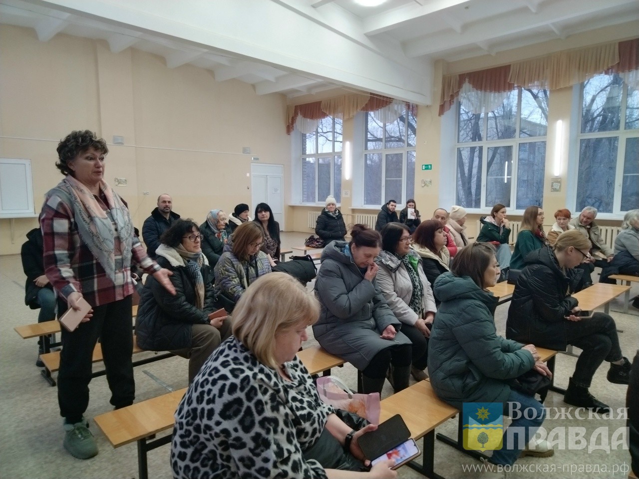 От теплотрасс до зелёных двориков: жителям 3 микрорайона Волжского ответили на вопросы ЖКХ