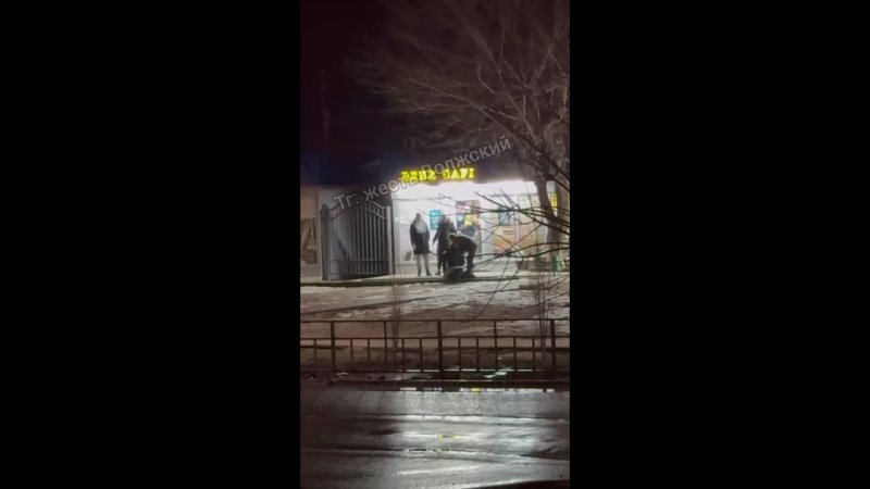 Мордобой у пивнушки в 7-м микрорайоне 👊