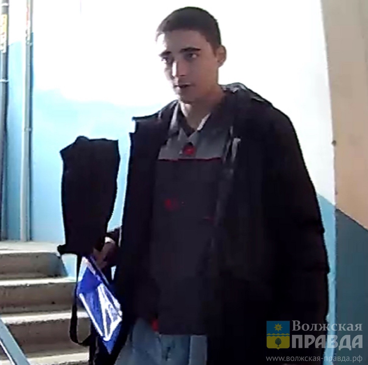 Волжане жаловались на слесаря из «воздуха», озверевшие трубы и пророческое чучело