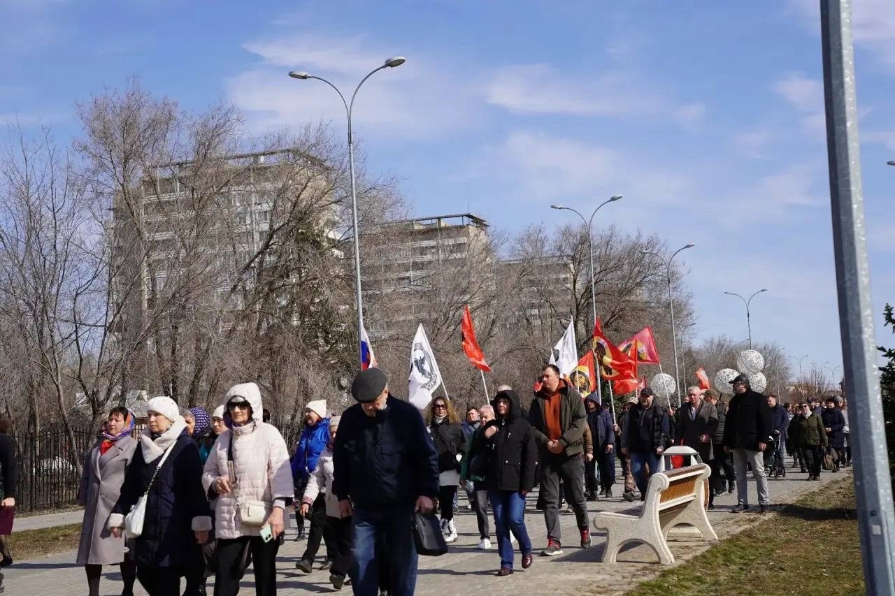 Сотни волжан объединились в молитве о наших бойцах 🙏