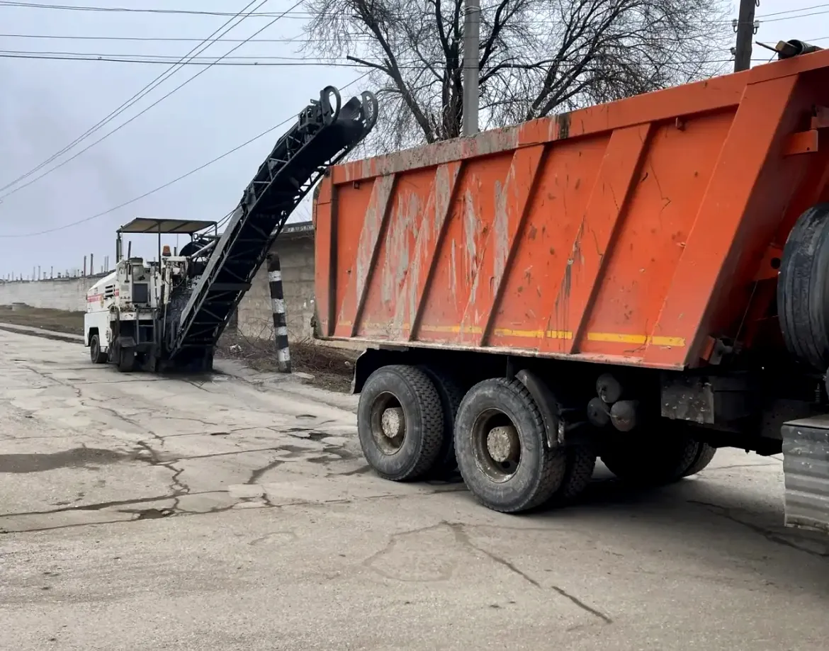 6 улиц: в Волжском стартовали дорожные работы по нацпроекту