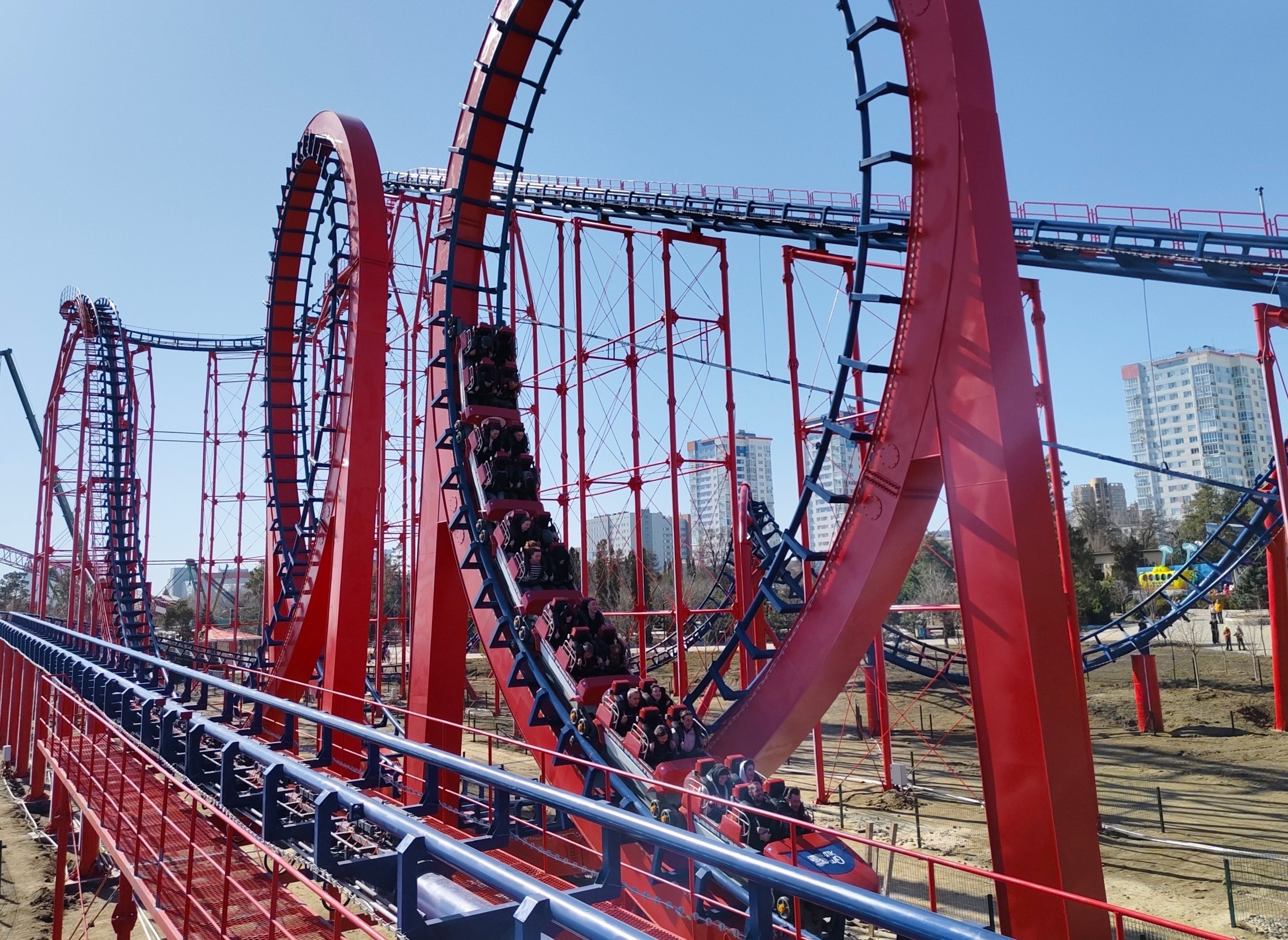 В ЦПКиО открылся новый аттракцион «Русские горки»