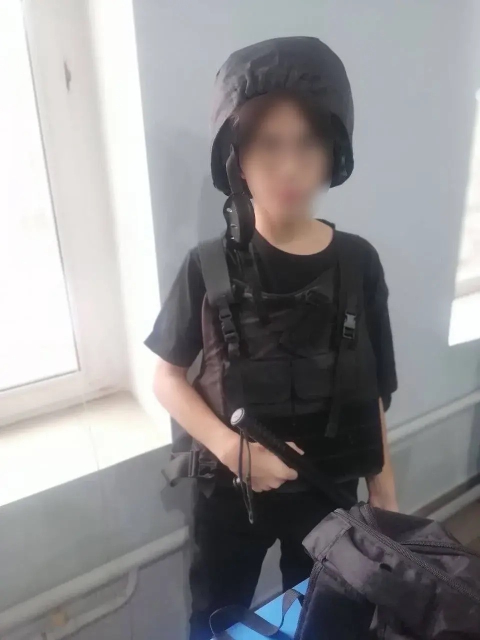 😱 В Челябинске подросток выстрелил в школьницу из арбалета