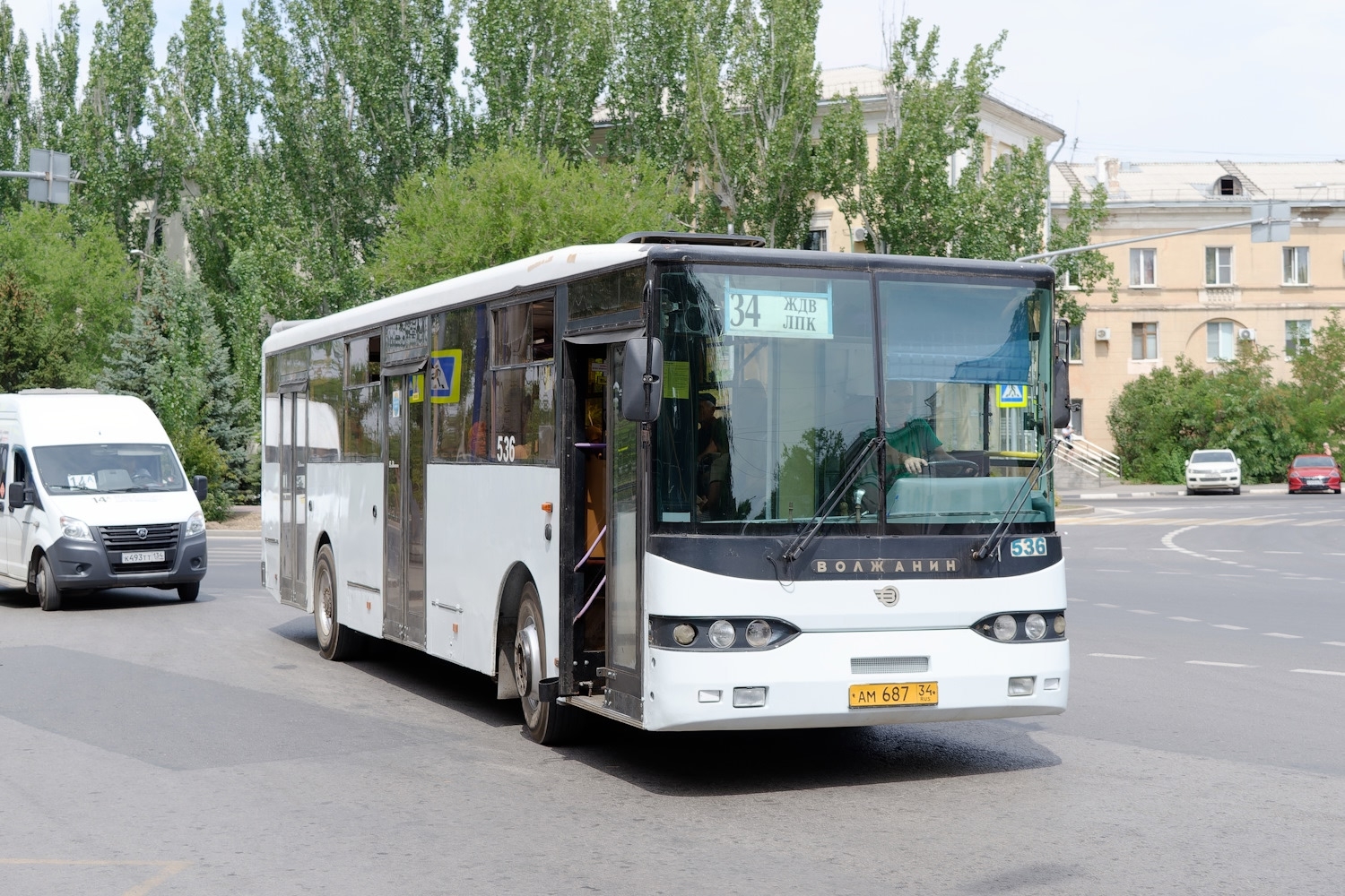 В дни празднования православных праздников в Волжском запустят дополнительные автобусы