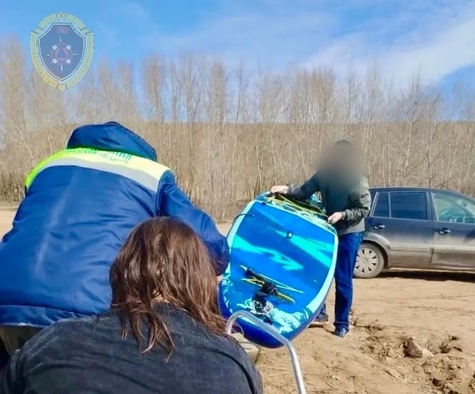 🏄 Волжские спасатели вытащили из Ахтубы двух сапбордистов