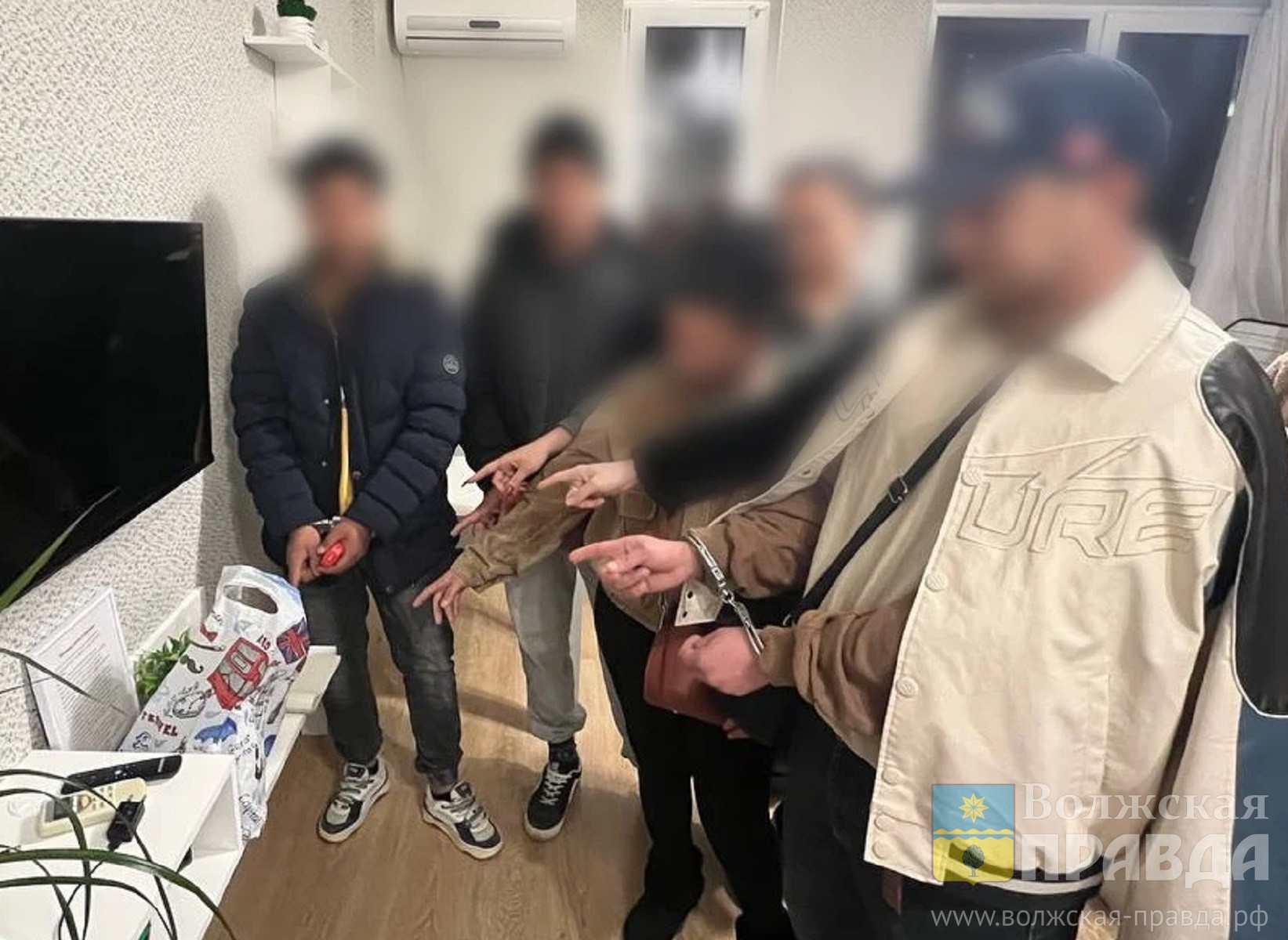 Жёны фасовали, мужья сбывали: в Волгограде задержали наркогруппу из Кубы