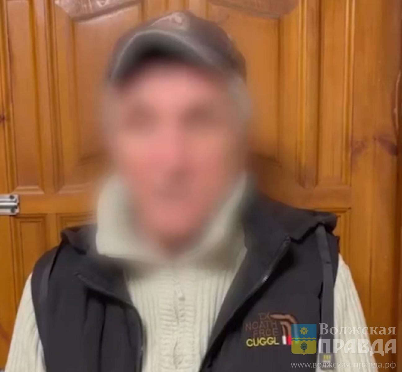 Левой рукой наотмашь: 70-летний волгоградец воткнул соседу в шею нож