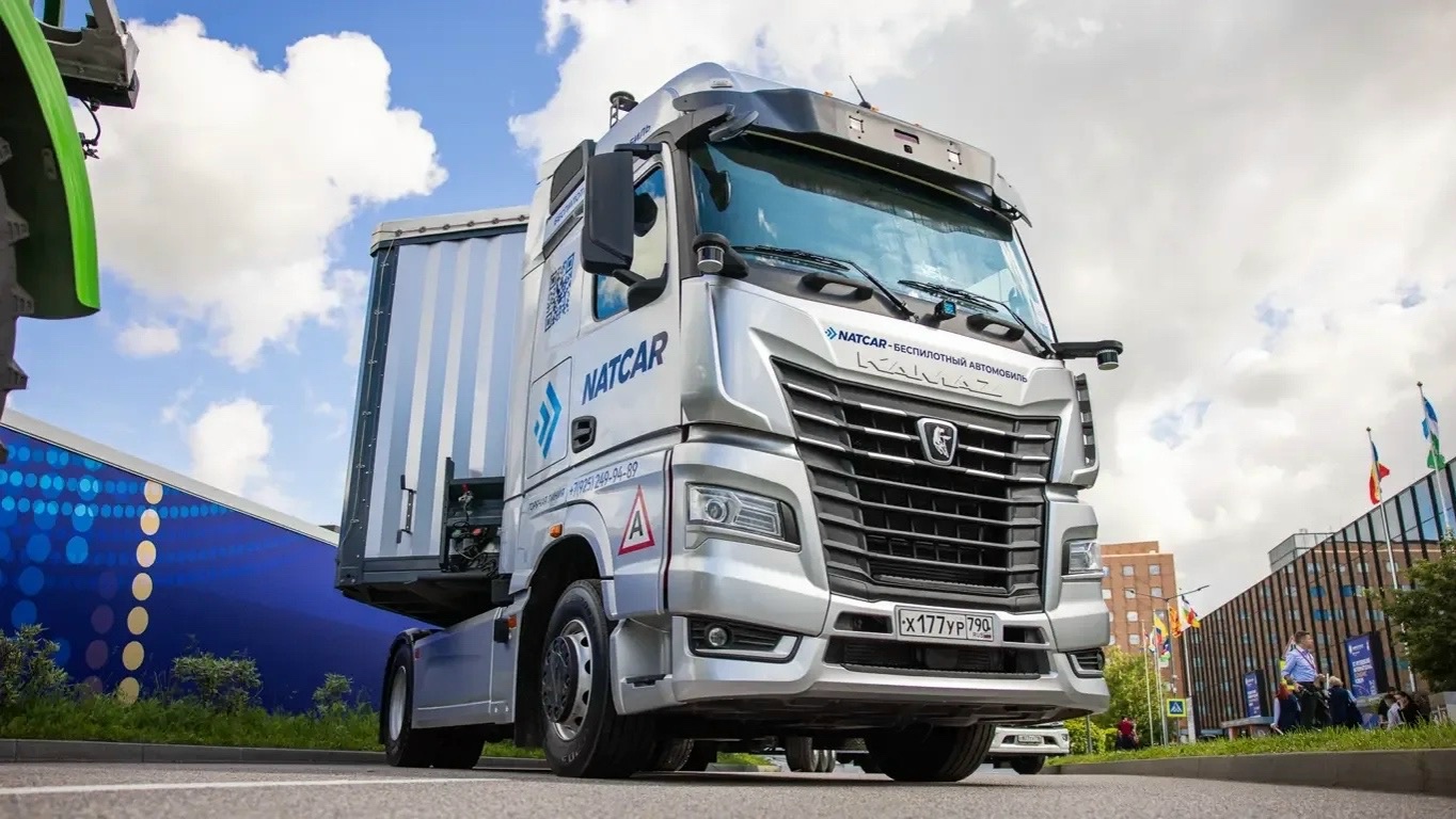 ⚡️В России запустили движение первых беспилотных КАМАЗов