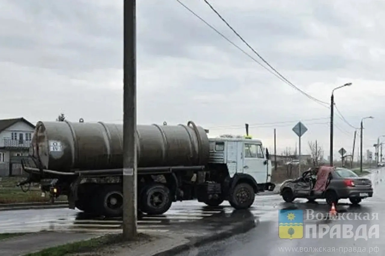💥 КАМАЗ влетел в легковушку —  у взрослых ЧМТ, у ребенка разорвало щеку