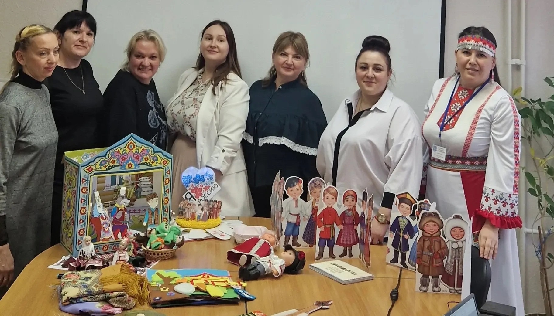 В Волжском выбрали финалистов «Учителя года»: пять учителей и пять воспитателей.