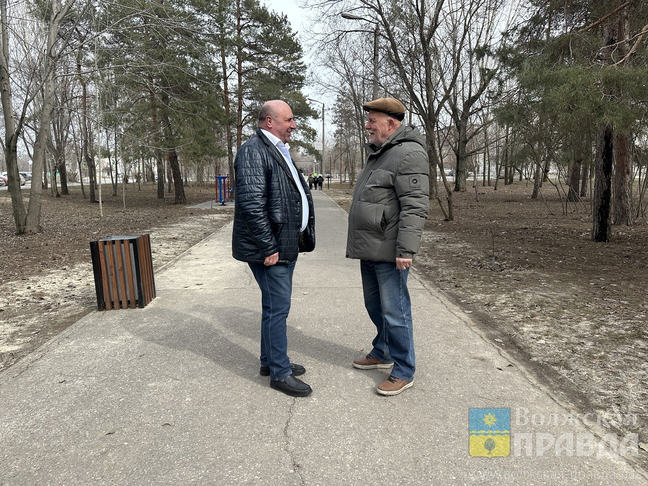 Знаменосец признал себя на фото 40-летней давности на выставке «Волжской правды»