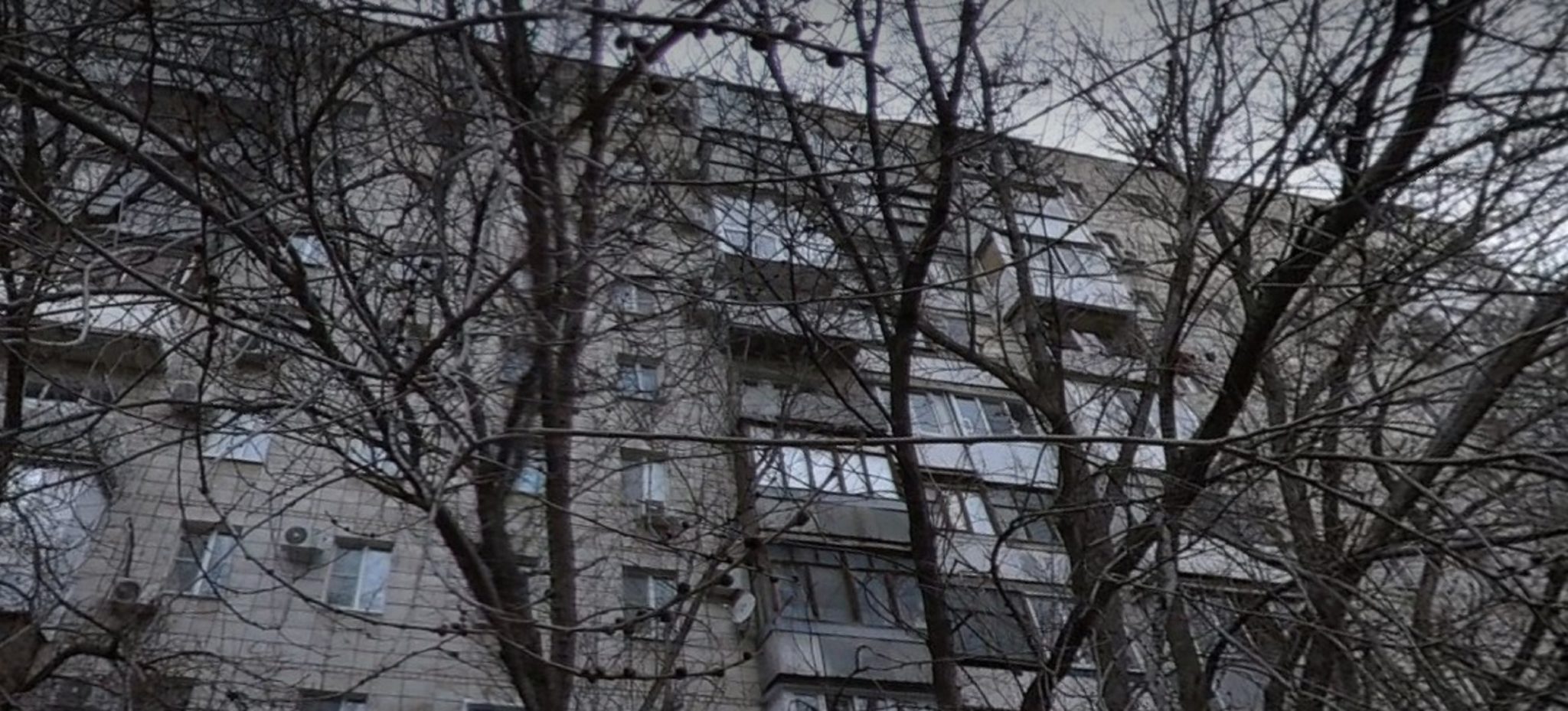 В Волгограде врачи спасают жизнь 12-летнего мальчика, упавшего с 9-го этажа