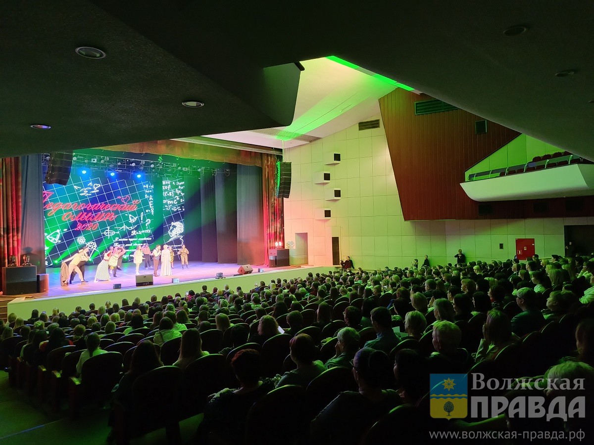 В Волжском назвали «Учителя года» и «Воспитателя года»