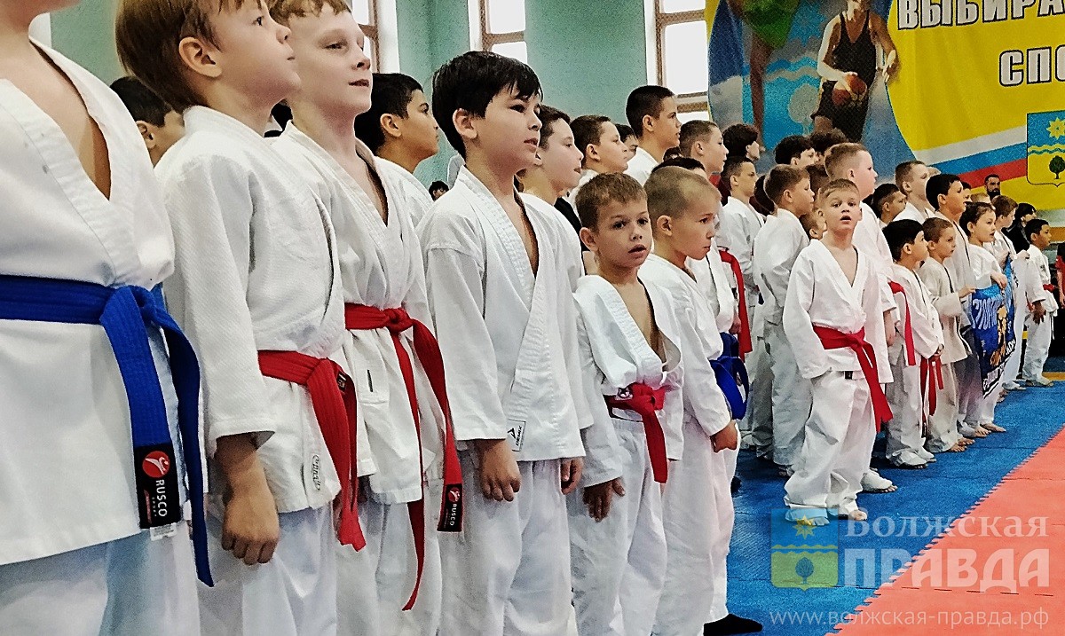 В Волжском в четвёртый раз прошёл турнир по рукопашному бою, посвящённый памяти бойцов ОМОН