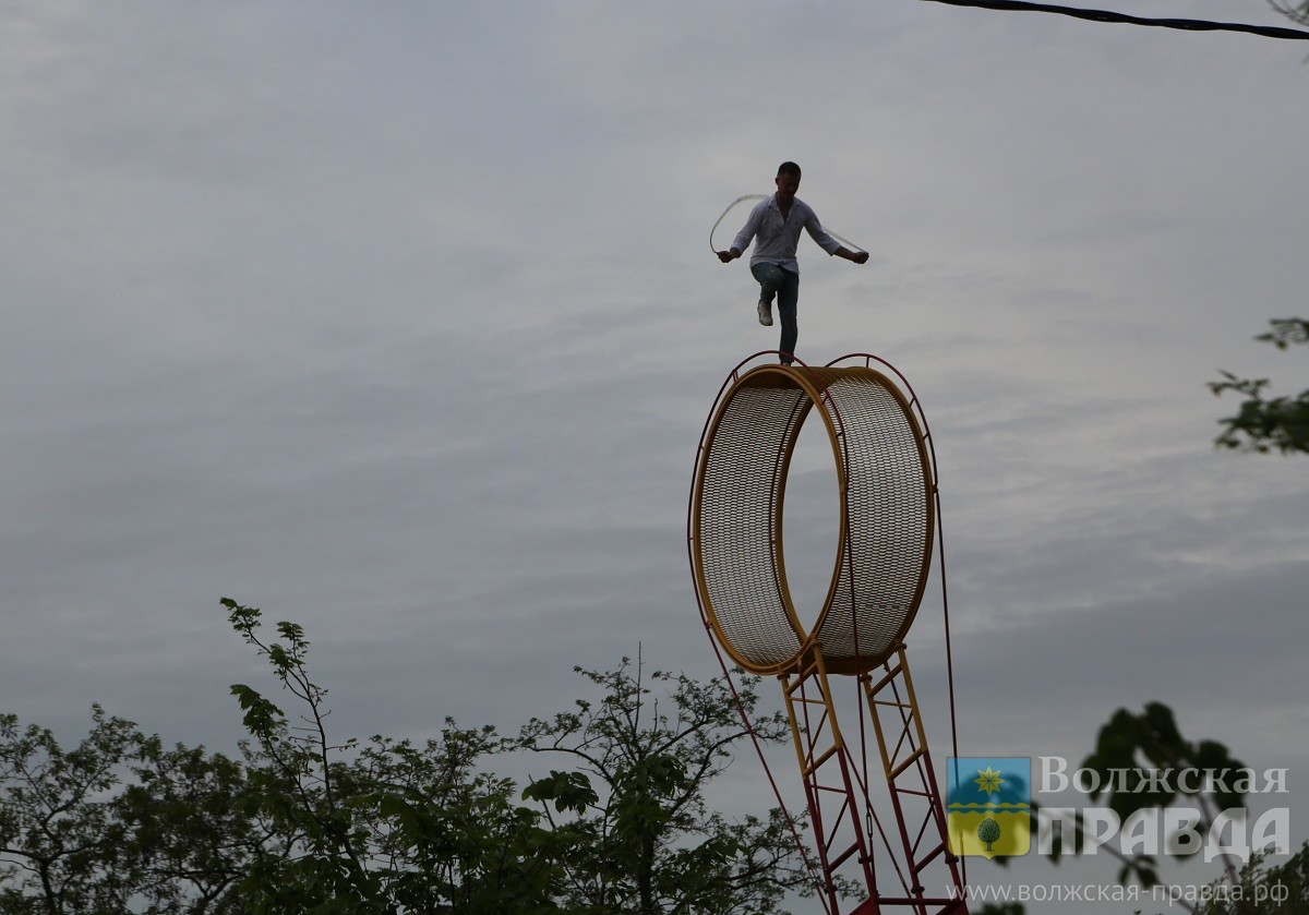 Территория уюта и безопасности: Андрей Бочаров поставил задачи для незабываемого Первомая в Волгоградской области