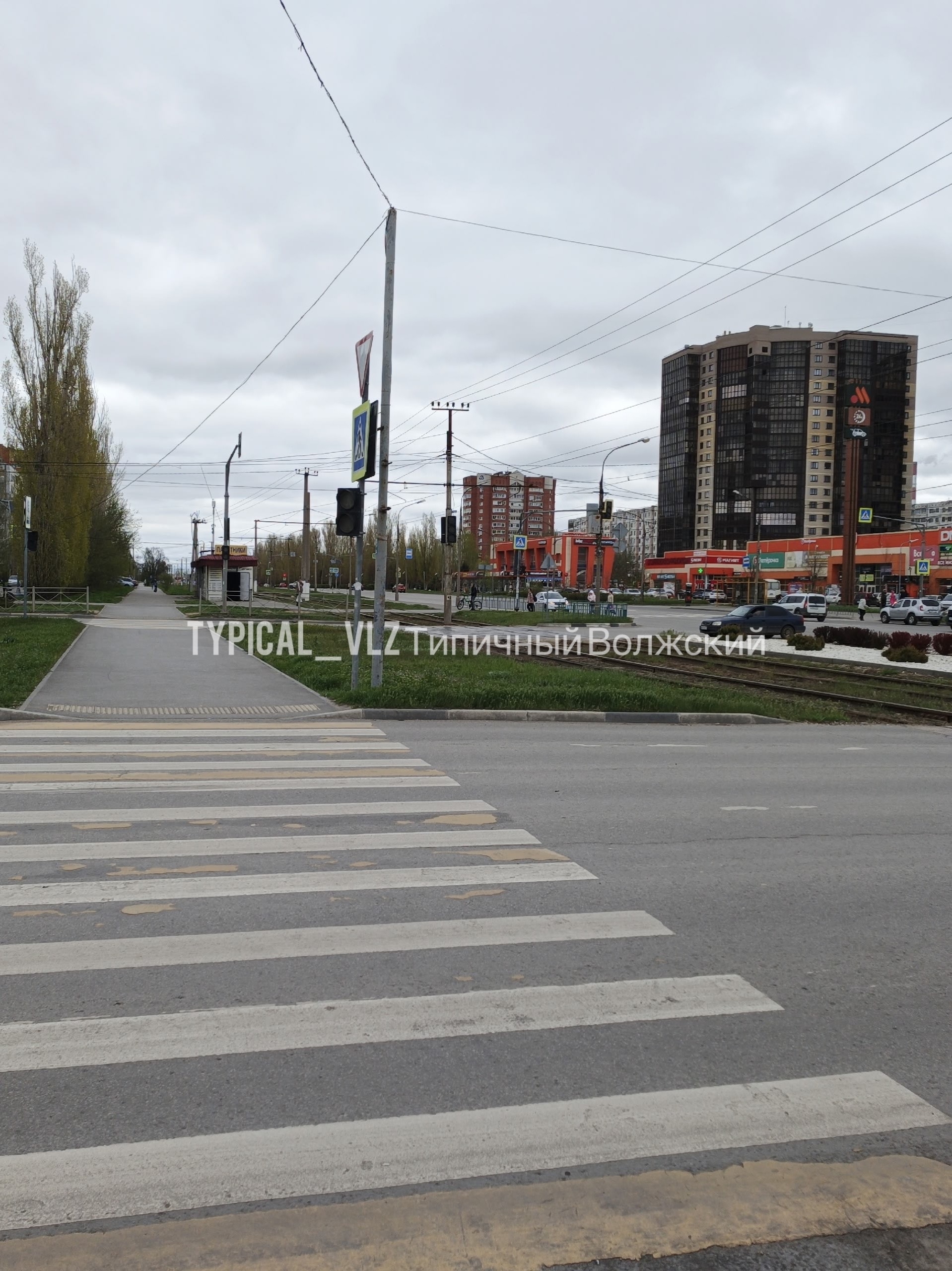 Подписчики сообщают что у  «Волгамолла» не работают светофоры.  🚥