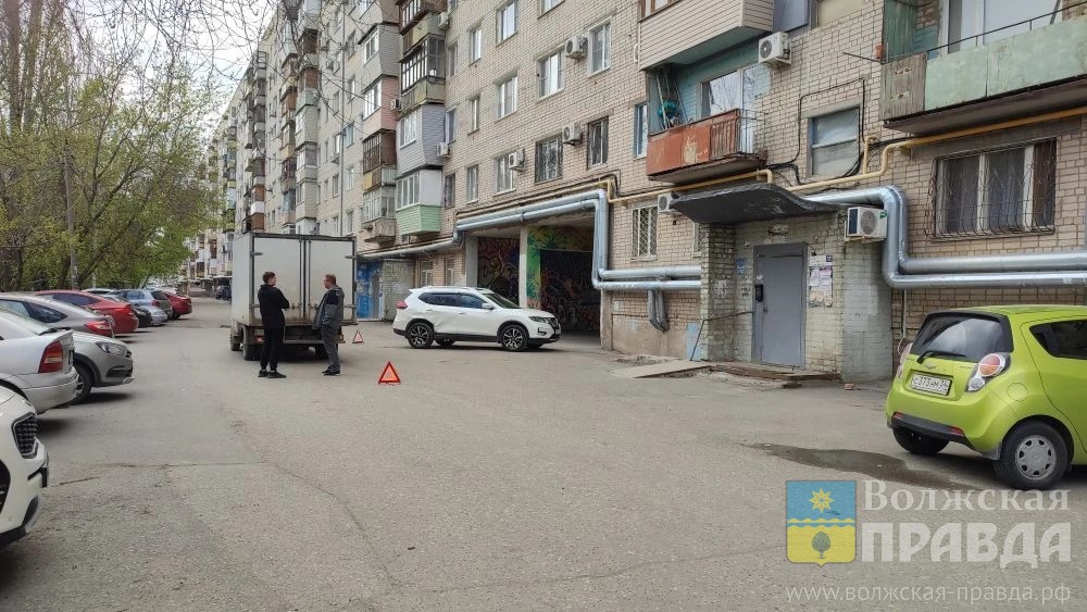 У «тысячника»: в Волжском «ГАЗель»-рефрижератор не пропустила кроссовер инвалида
