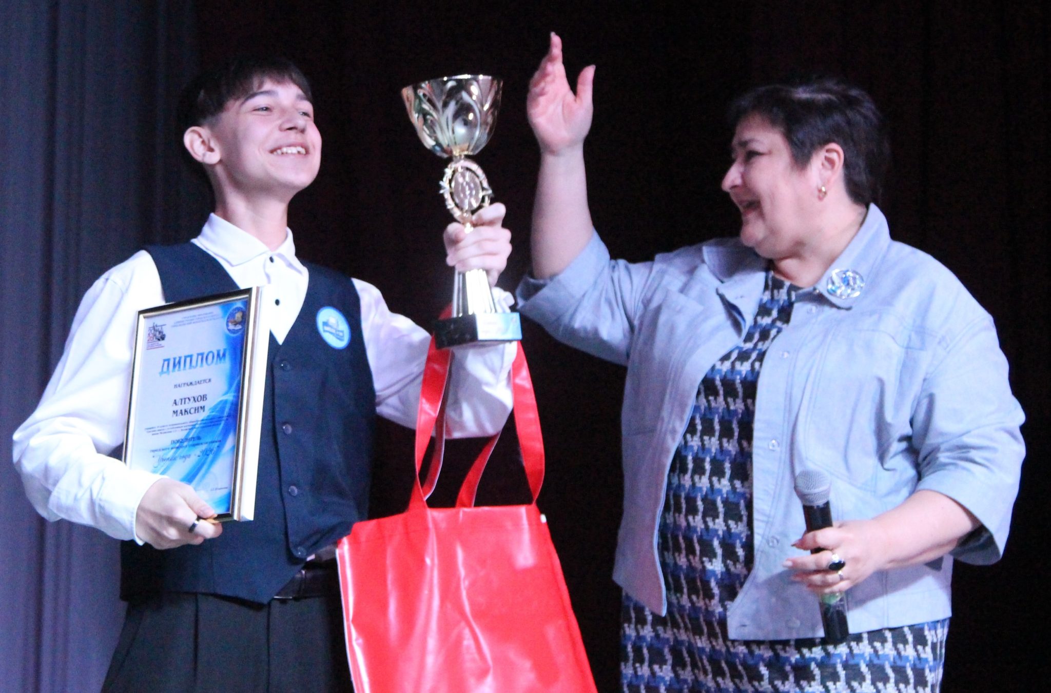 Болиды и опыты по взлому мозга: в Волжском выбрали «Ученика года 2026»