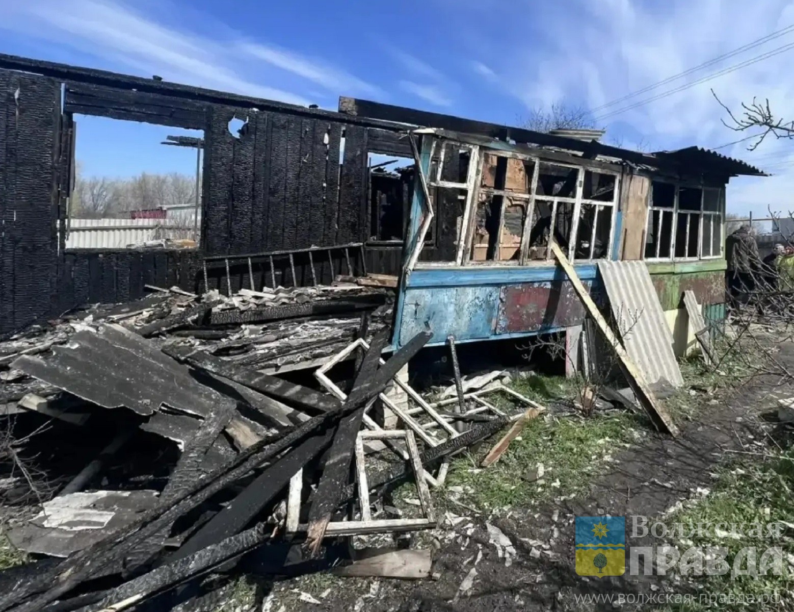 На руках через окно: в Волгоградской области 10-летний мальчик вынес из пожара 4-летнюю сестру