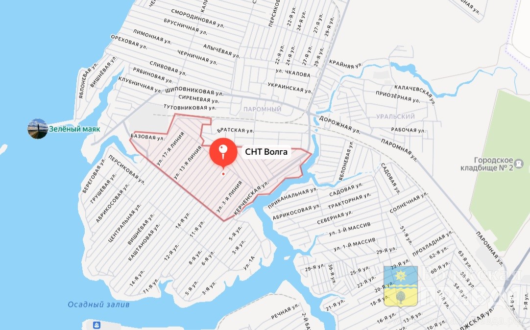 В Волжском бортовая «ГАЗель» снесла «Рено Дастер» протаранили дачные ворота