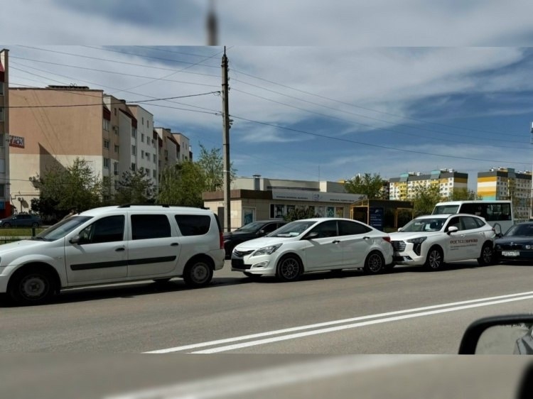🚗🚙 На Карбышева 4 авто встали в «паровозик»