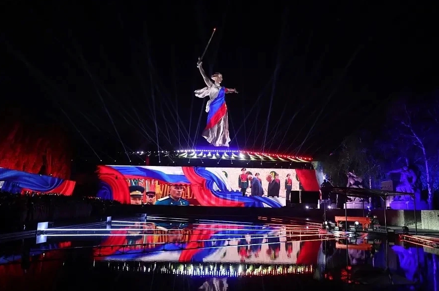 «Свет Великой Победы» на Мамаевом кургане увидела вся страна 🇷🇺