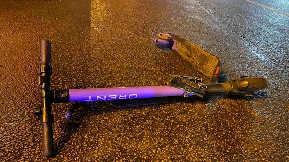 🛴 В Волжском легковушка сбила самокат с двумя ездоками